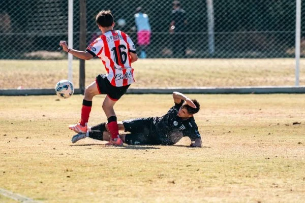 soccer pressing tackle